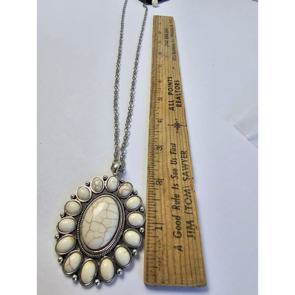 NWT Papparazzi White Oval Shaped Stones Earrings Pendant Necklace Set Sylish Hip - Picture 7 of 16